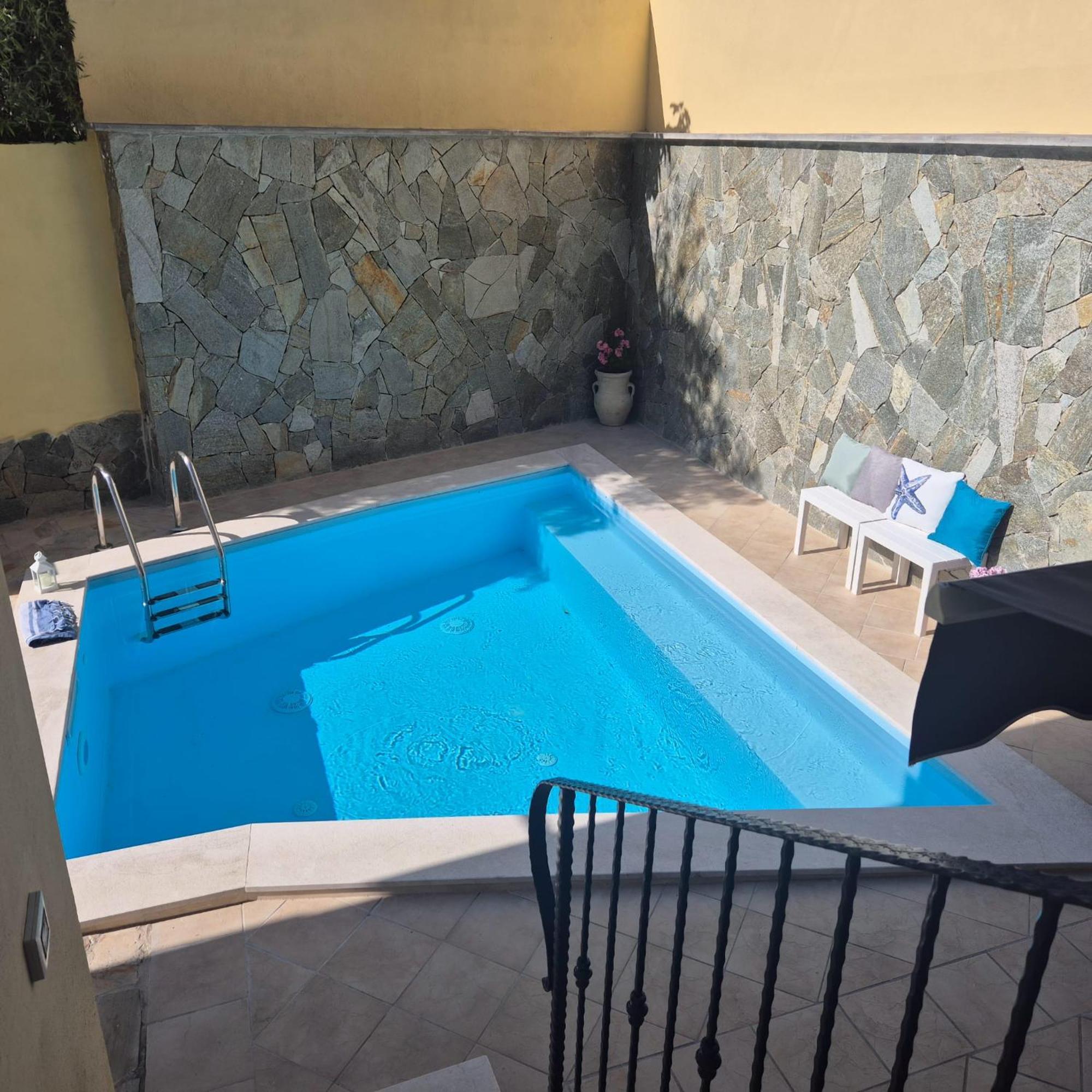 Exclusive Use Swimming Pool Available From June To September Кальярі Екстер'єр фото